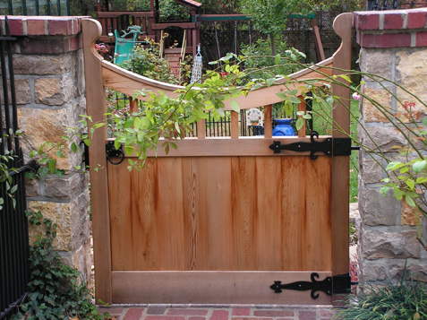 Custom Gate - Cedar